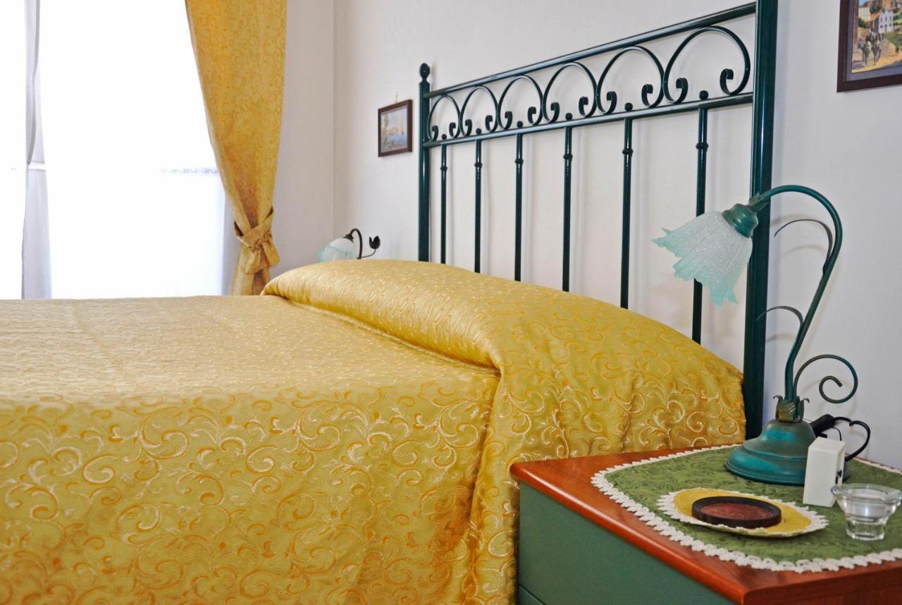 Bed & Breakfast A Castel Capuano Nápoles Exterior foto